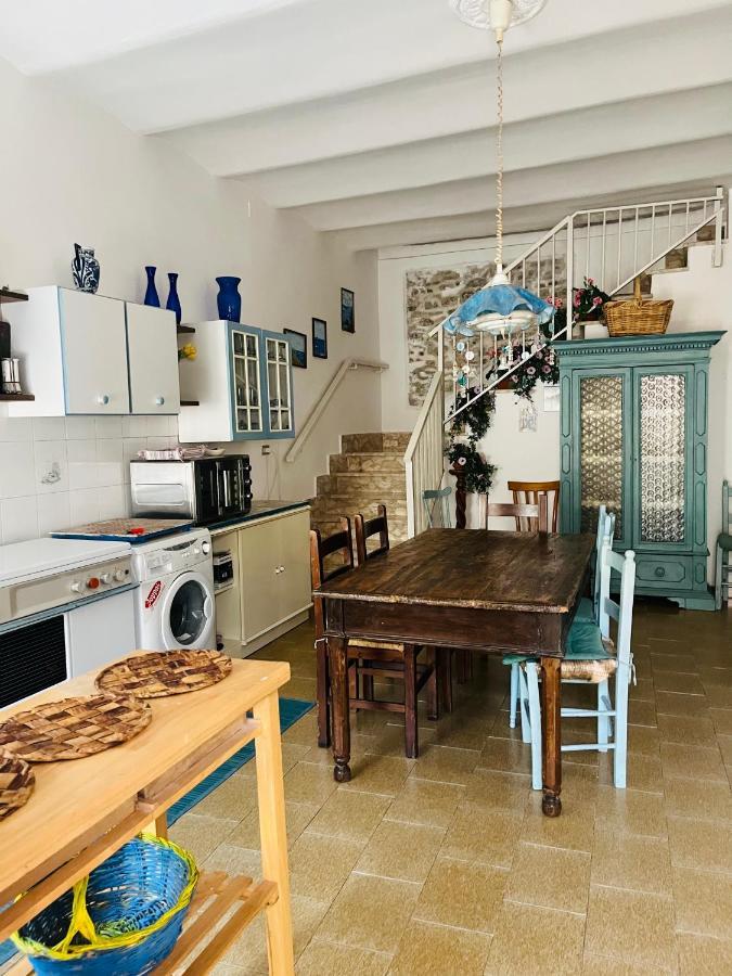 Apartmán Big House Vicino Al Castello Rocca Imperiale Exteriér fotografie